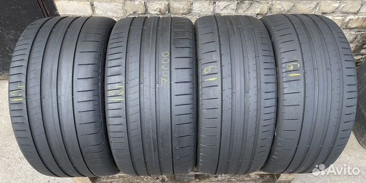 Pirelli P Zero PZ4 275/35 R21 и 315/30 R21