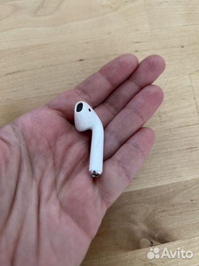 Левый наушник для AirPods 2. Оригинал