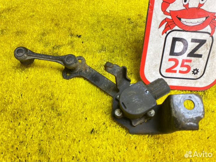 Датчик корректора фар передний правый Lexus/Toyota