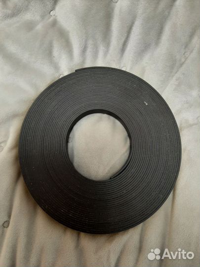 Магнитная лента с клеевым слоем