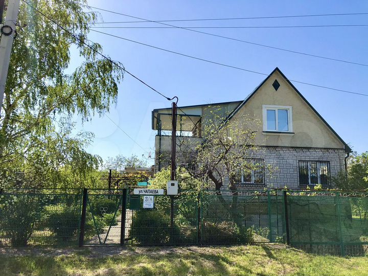 Дом 210 м² на участке 6 сот.