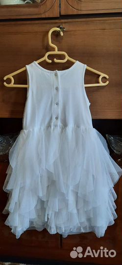 Нарядное белое платье 5-7лет