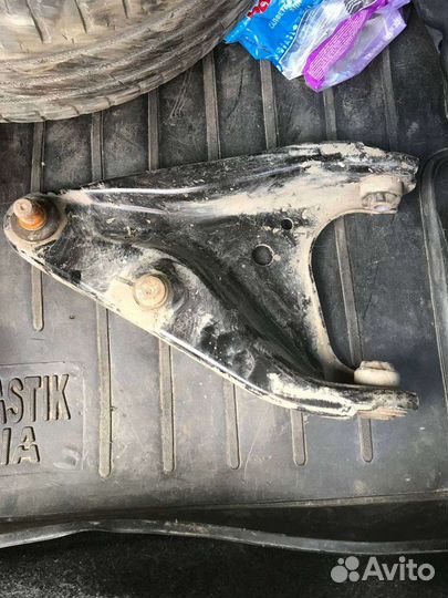 Рычаг подвески левый renault logan 2sandero,largus