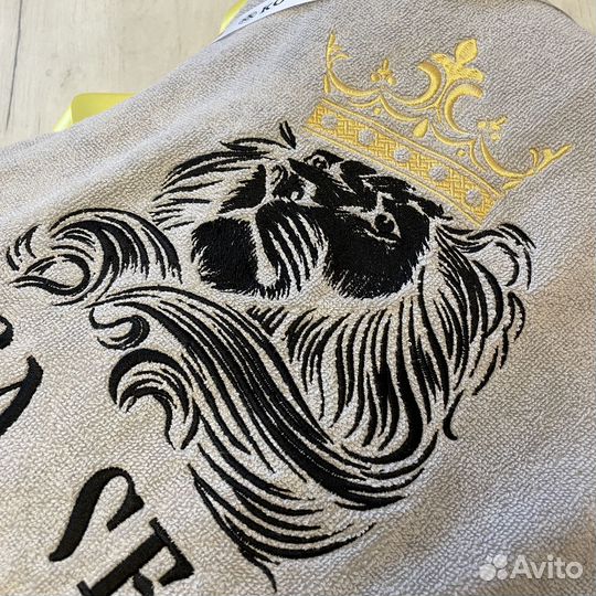 Халат мужской с вышивкой лев
