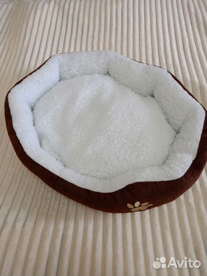 Лежанка для собак и кошек новая