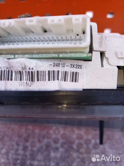 Щиток приборов Nissan Navara d 40