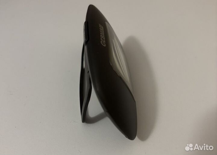 Компактные дизайнерские часы-будильник Lexon