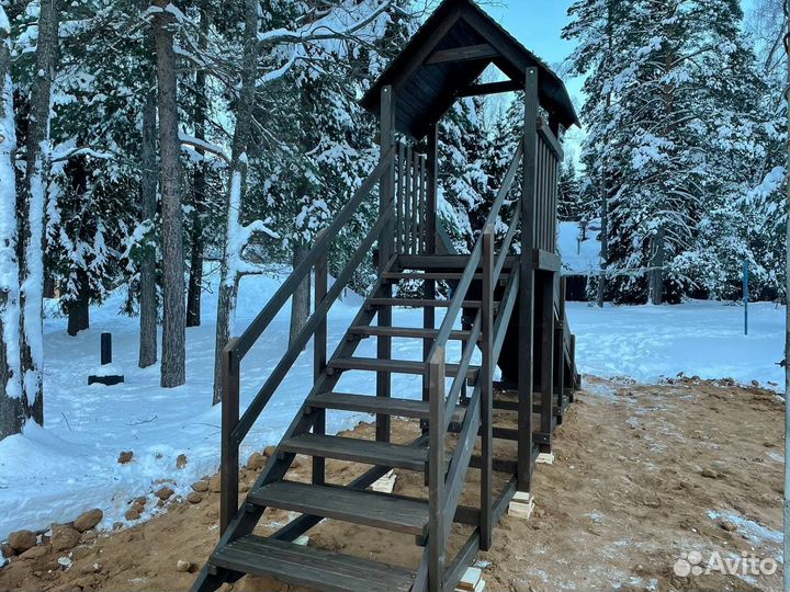Зимняя горка, деревянная горка