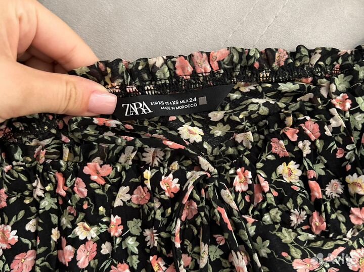 Платье zara xs миди с цветочным принтом