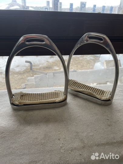 Пелям, трензель, путлища, стремена