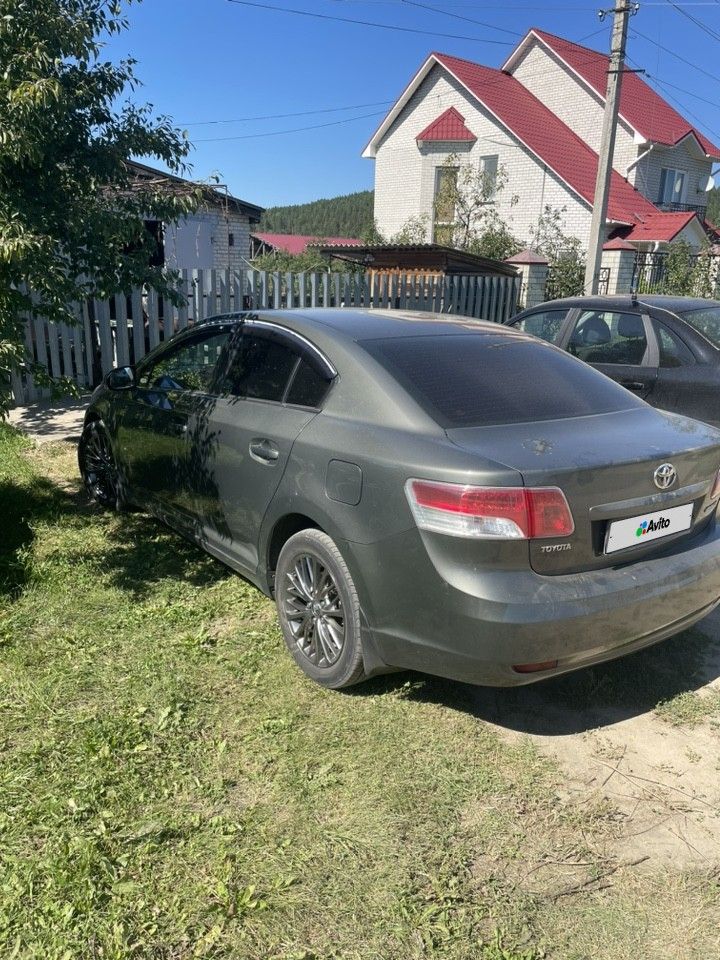Toyota Avensis: фото владельца