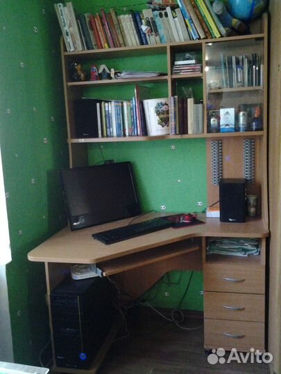 Стол компьютерный