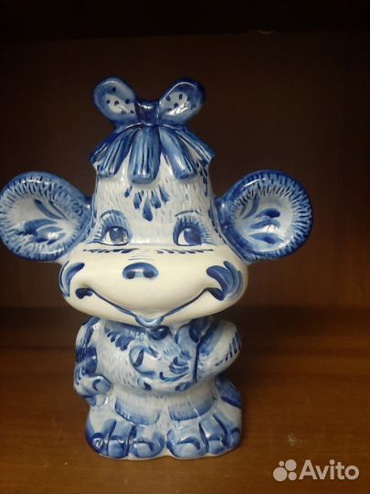 Фигурка гжельская обезьянка