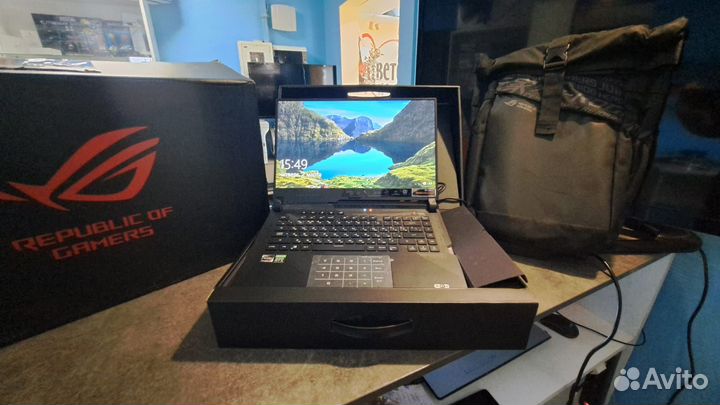 Игровой ноутбук Asus ROG Strix Scar 15 G533Q
