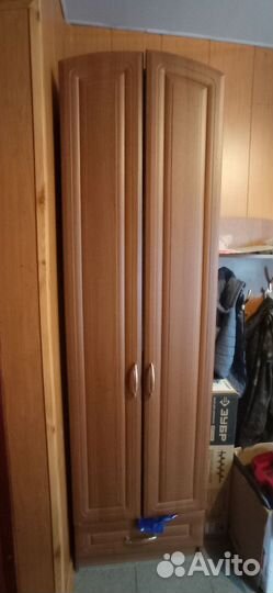 Вешалка в прихожую с обувницей и Шифанер