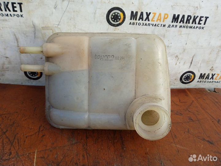 Бачок расширительный Ford Focus 1 1998 (б/у)