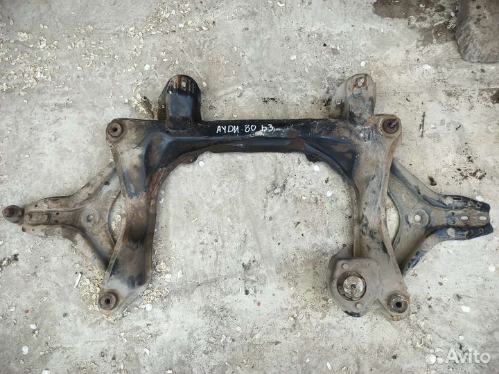 Подрамник Ауди 80 б3