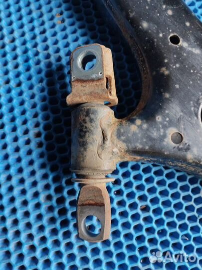 Рычаг подвески передний правый Toyota Camry V55