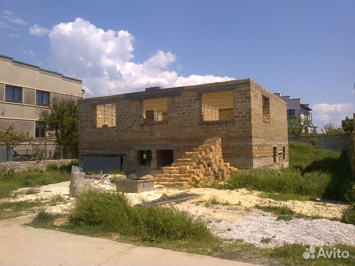 Кладка камня кирпича