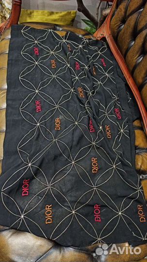 Палантин шелковый с вышивкой dior италия