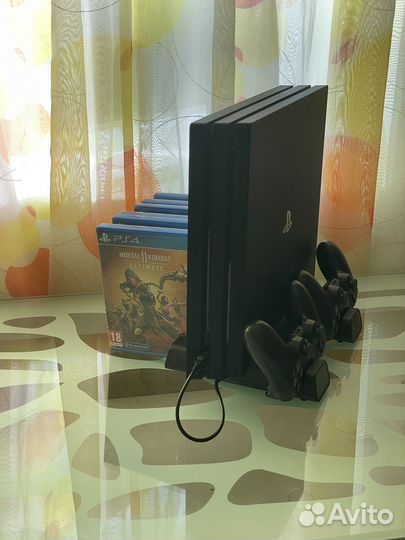 Sony playstation 4 PS4 pro 1tb + 6игр+док станция