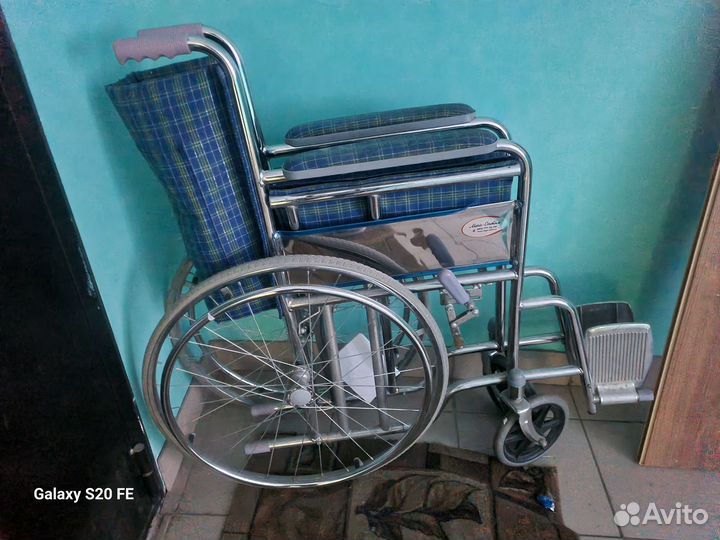 Инвалидная коляска складная бу