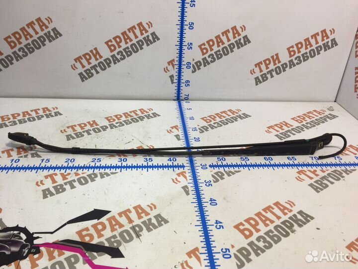 Мерседес Вито Держатель дворника правый Прав