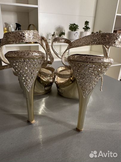 Босоножки женские 37 размер золото