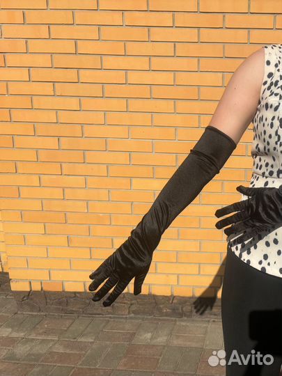 Перчатки длинные черные атласные выше локтя