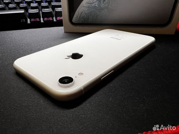 iPhone Xr, 64 ГБ
