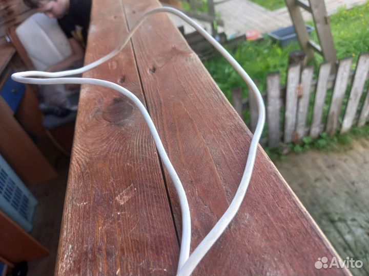 Кабель для телефона