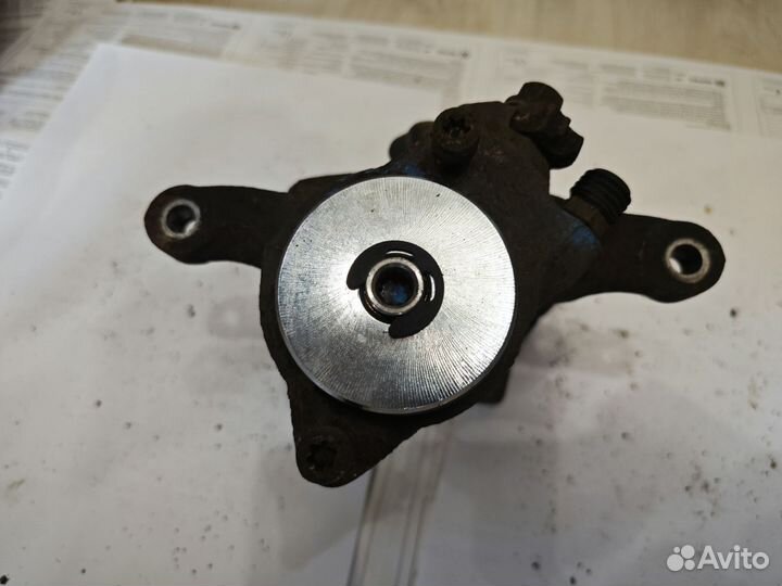 Суппорт тормозной задний правый VAG 3C0615404B