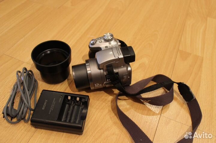 Фотоаппарат Sony DSC-H1