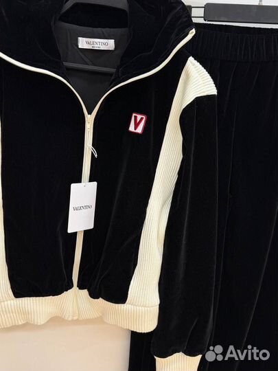 Спортивный костюм женский