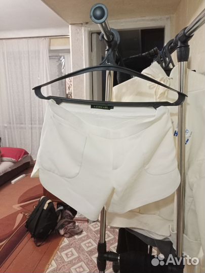 Шорты белые