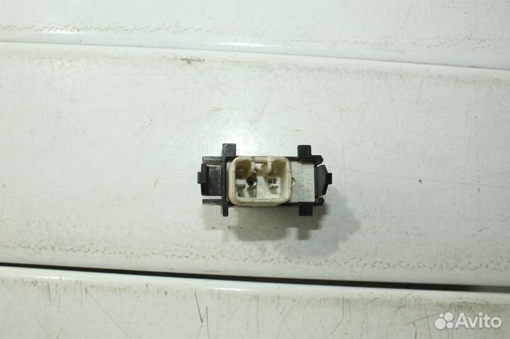 Кнопка блокировки дверей toyota 4runner 02* VZN185