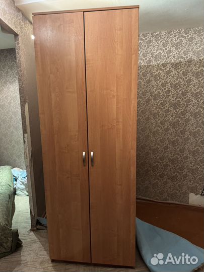 Шкаф платяной