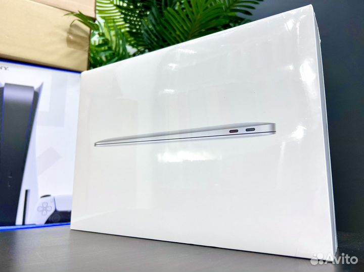 MacBook Air M1 7/8cores 8/256Gb серебристый