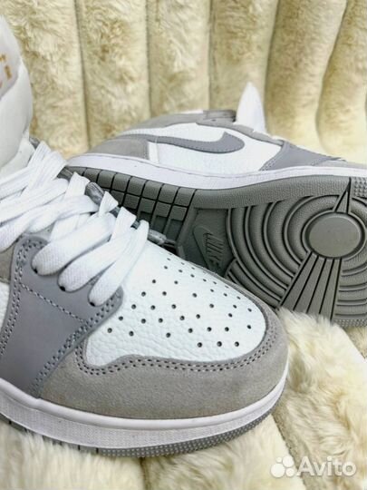 Кроссовки Nike Jordan 1 Mid College Grey