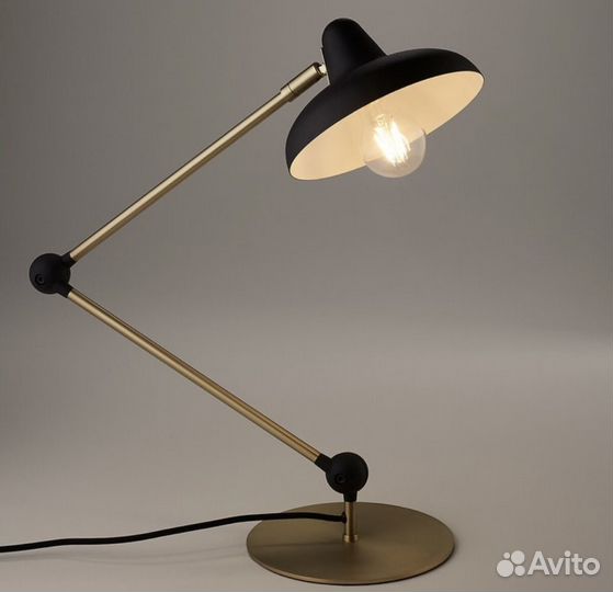 Лампа на шарнирах из металла и латуни