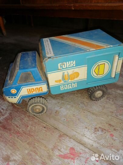 Игрушка машинка железная СССР