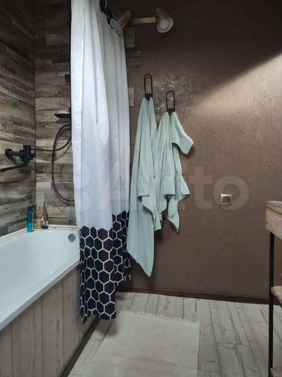 2-к. квартира, 65 м², 3/3 эт.