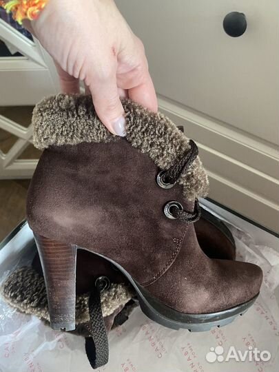 Ботильоны Carnaby 40