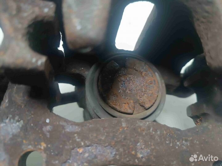 Суппорт задний левый Volkswagen Sharan 2002 год