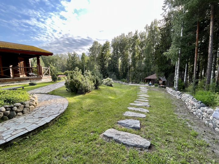 Дом 232,3 м² на участке 10 сот.