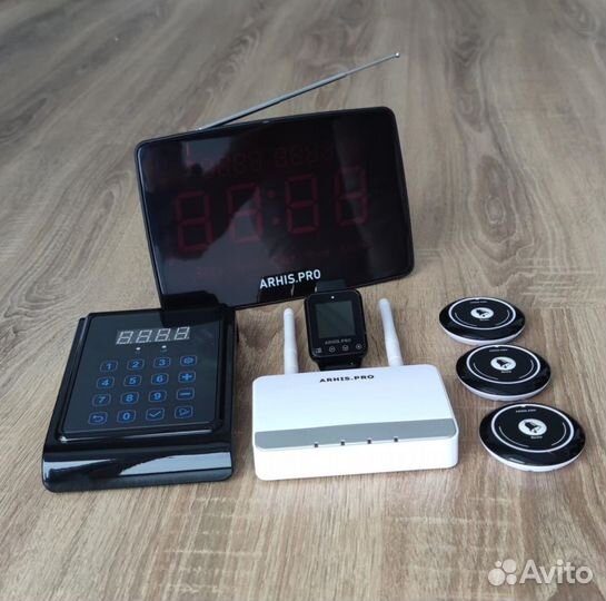 Кнопка вызова официанта, пейджер-часы, табло, пуль