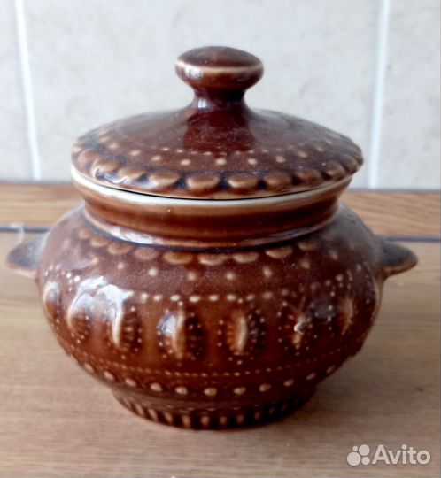 Глиняный горшок, сахарница, фаянс