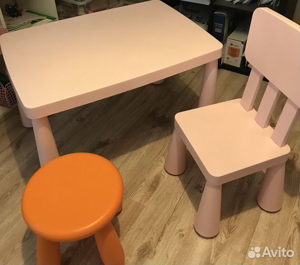 Стол и стулья из IKEA детские