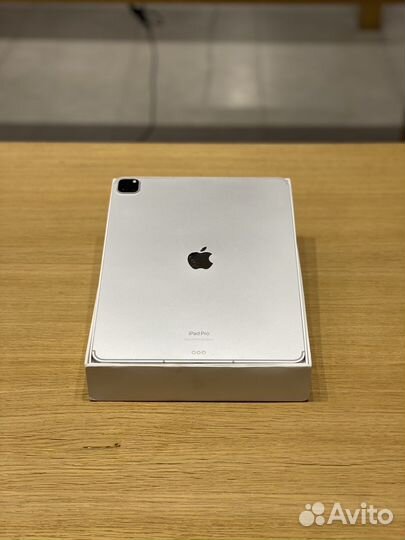 Apple iPad Pro 12.9 256GB 2022 «Серебристый»