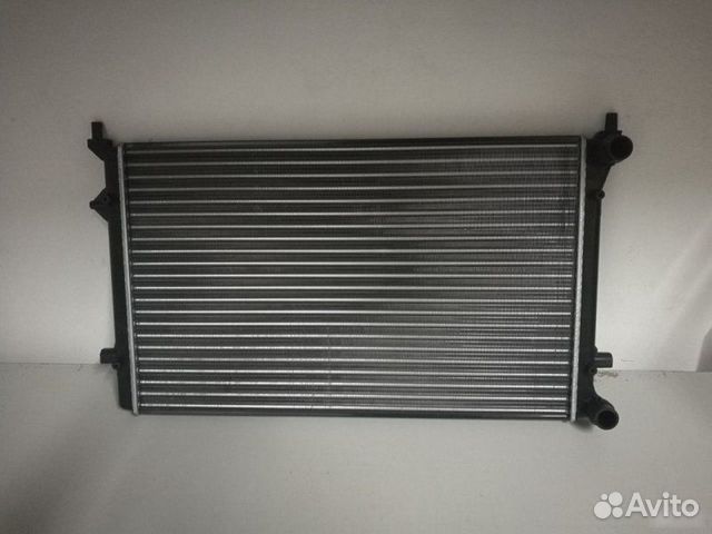 Радиатор охлаждения Volkswagen Jetta 6